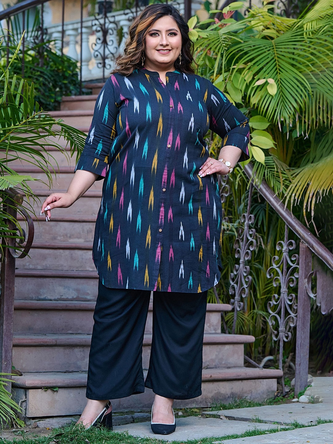 

PrettyPlus by Desinoor.com Women Flared Sleeves Anarkali Kurta, Black