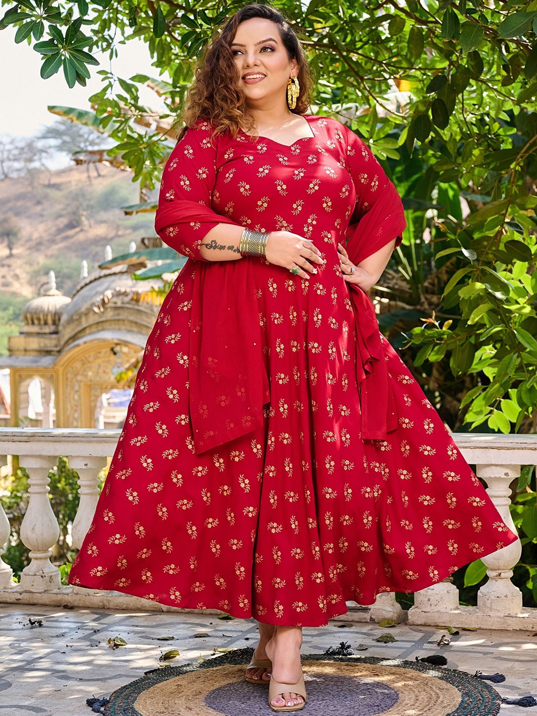 PrettyPlus by Desinoor.com Women Yoke Design Flared Sleeves Anarkali Kurta, Maroon