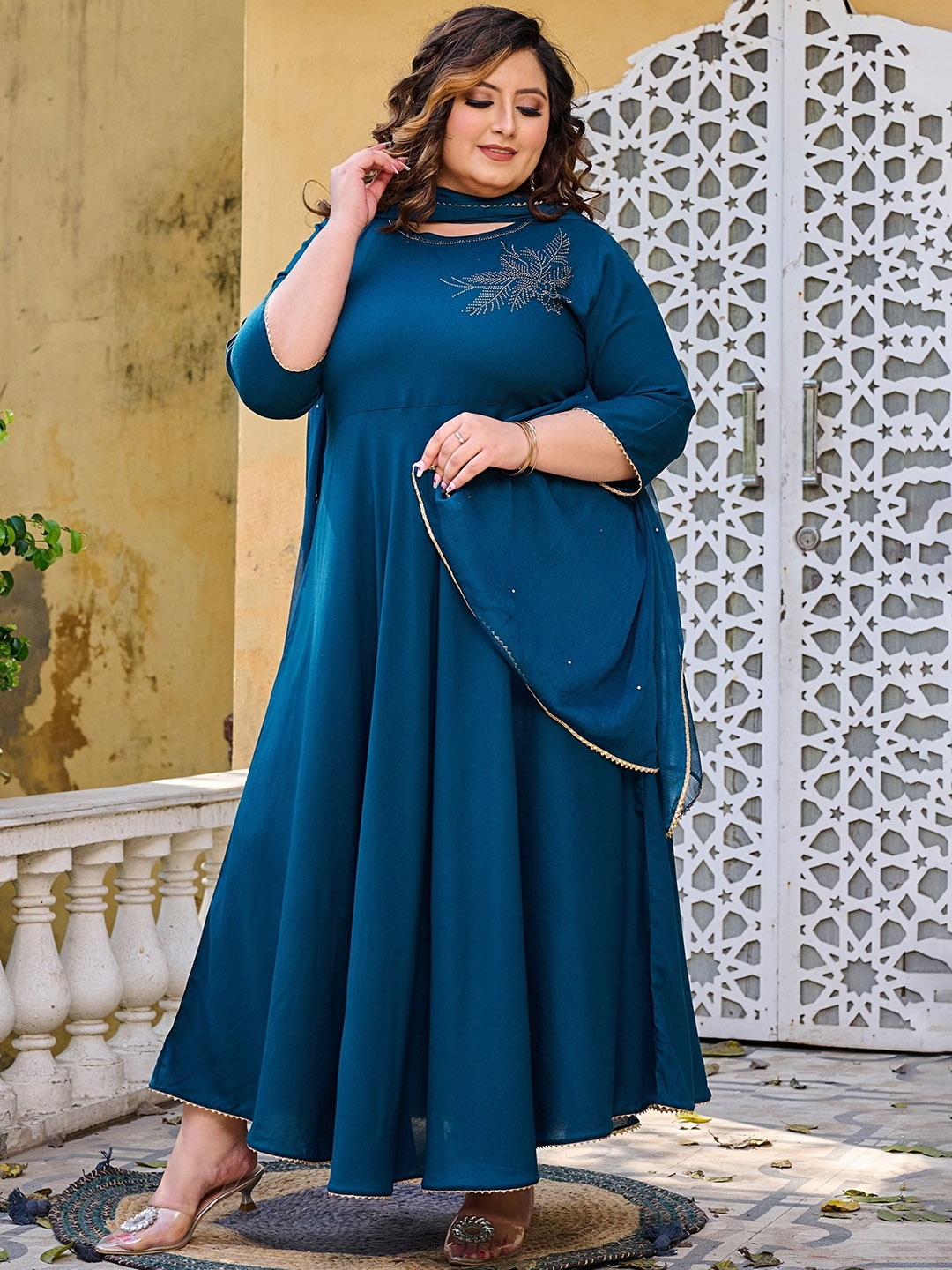 

PrettyPlus by Desinoor.com Women Flared Sleeves Thread Work Anarkali Kurta, Teal