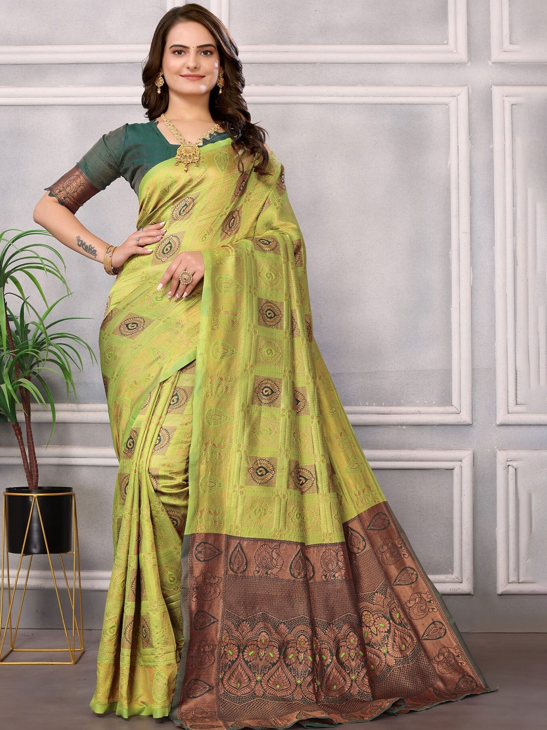 

vj fashion Woven Design Zari Silk Blend Banarasi Saree, Lime green