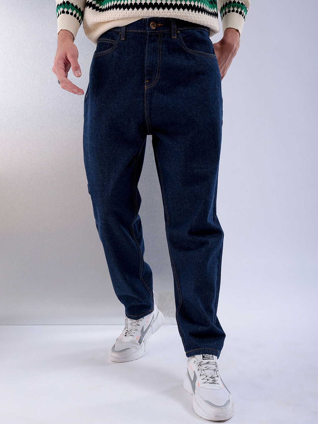 

The Indian Garage Co Men Relaxed Fit Slash Knee Jeans, Blue