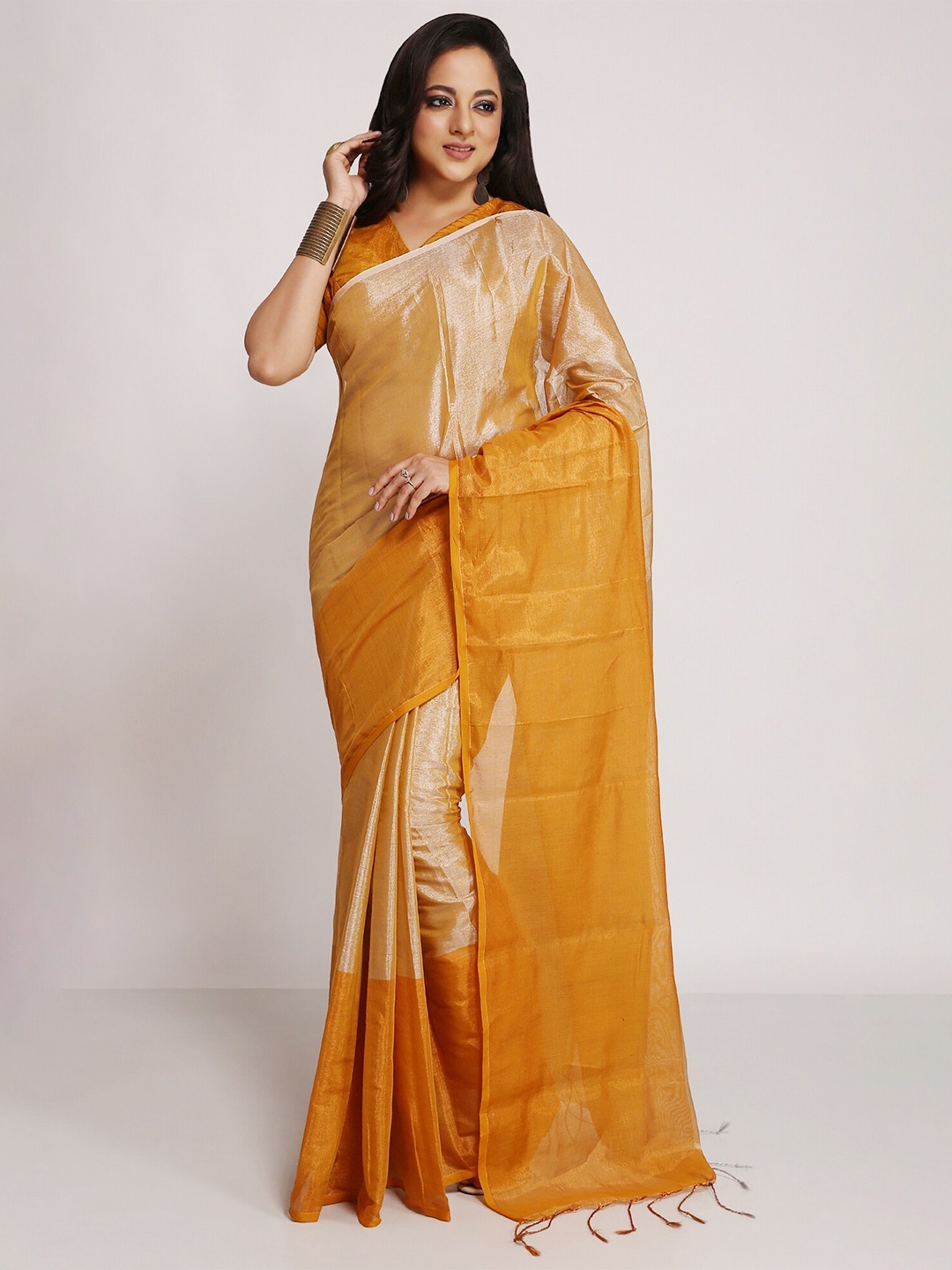 

WoodenTant Woven Design Zari Tissue Saree, Gold