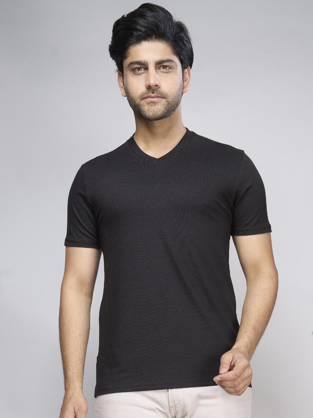 

INTERWOVE V-Neck Short Sleeves Bamboo Slim Fit T-shirt, Black