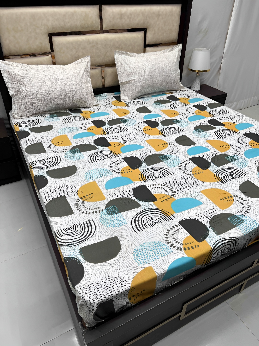 

Pure Decor Grey & Yellow Geometric King Bedsheet with 2 Pillow Covers
