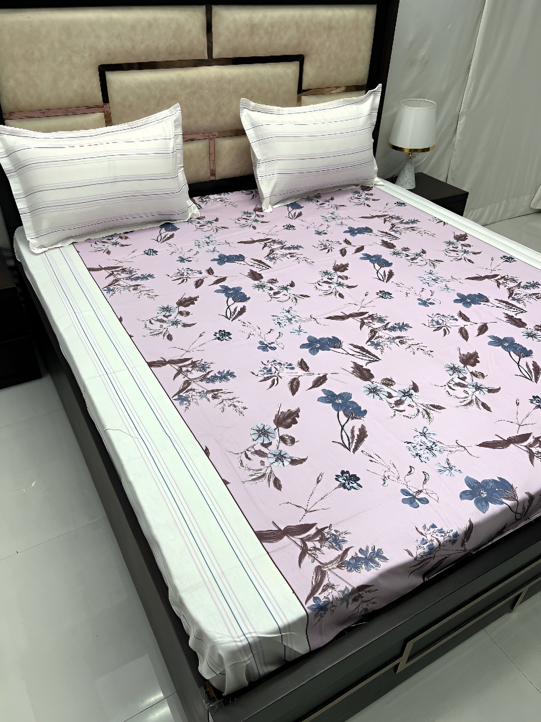 

Pure Decor Pink & Blue Floral 300 TC King Bedsheet with 2 Pillow Covers