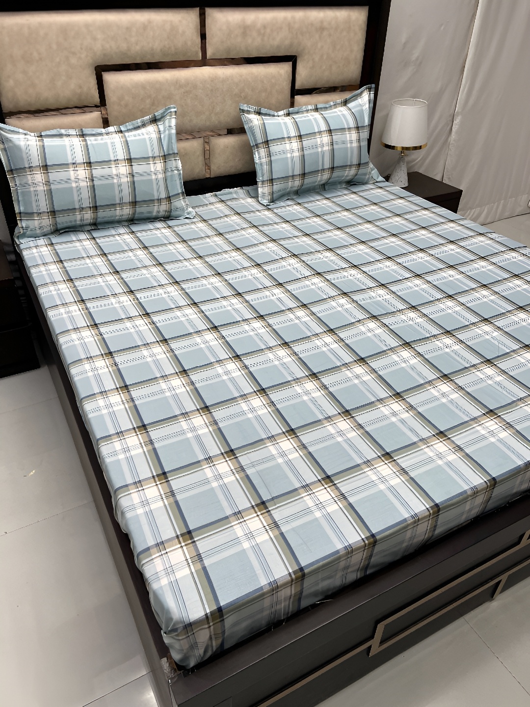 

Pure Decor Blue & White Geometric 300 TC King Bedsheet with 2 Pillow Covers