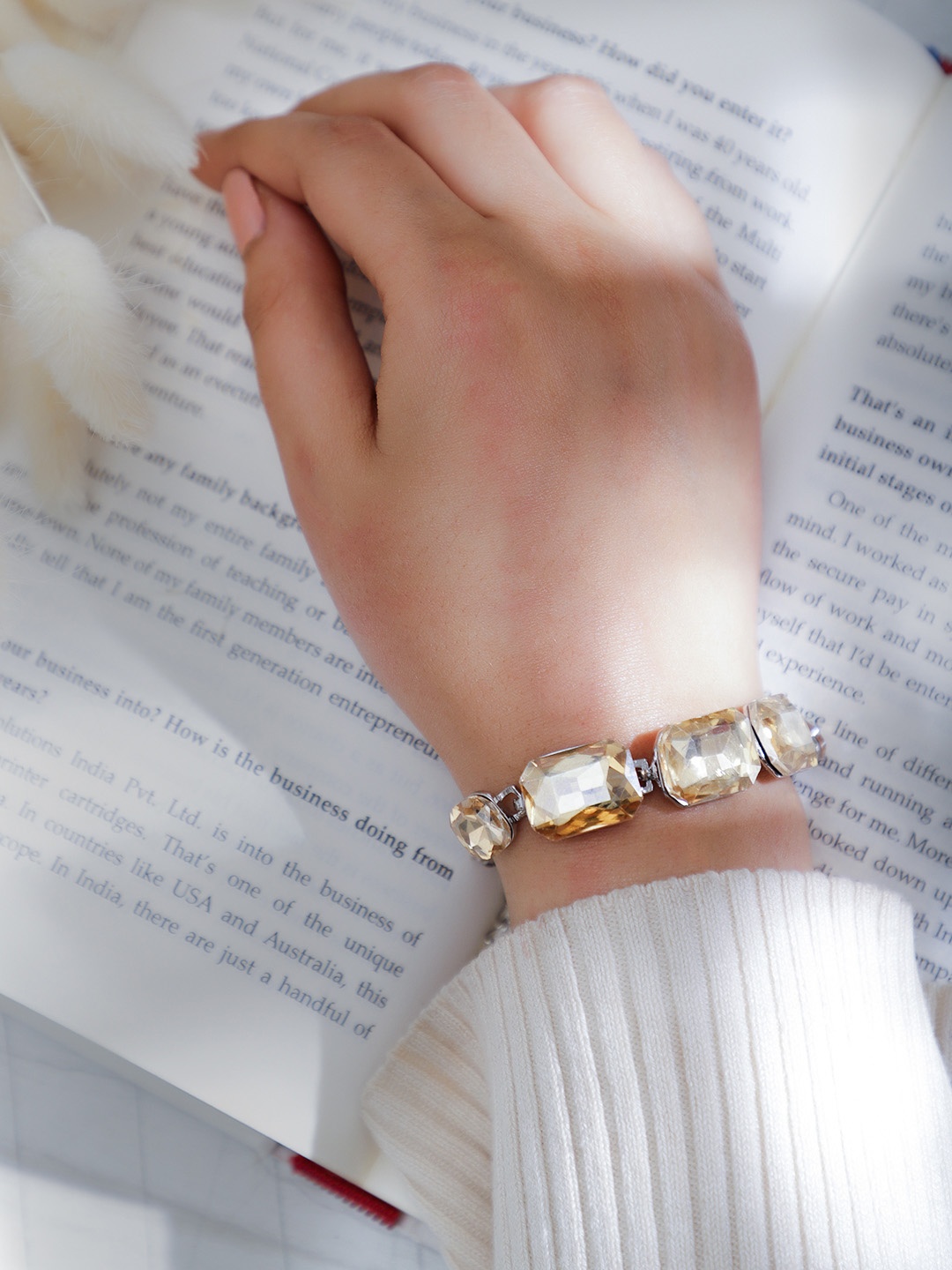 

Rubans Women Brass Cubic Zirconia Silver-Plated Link Bracelet
