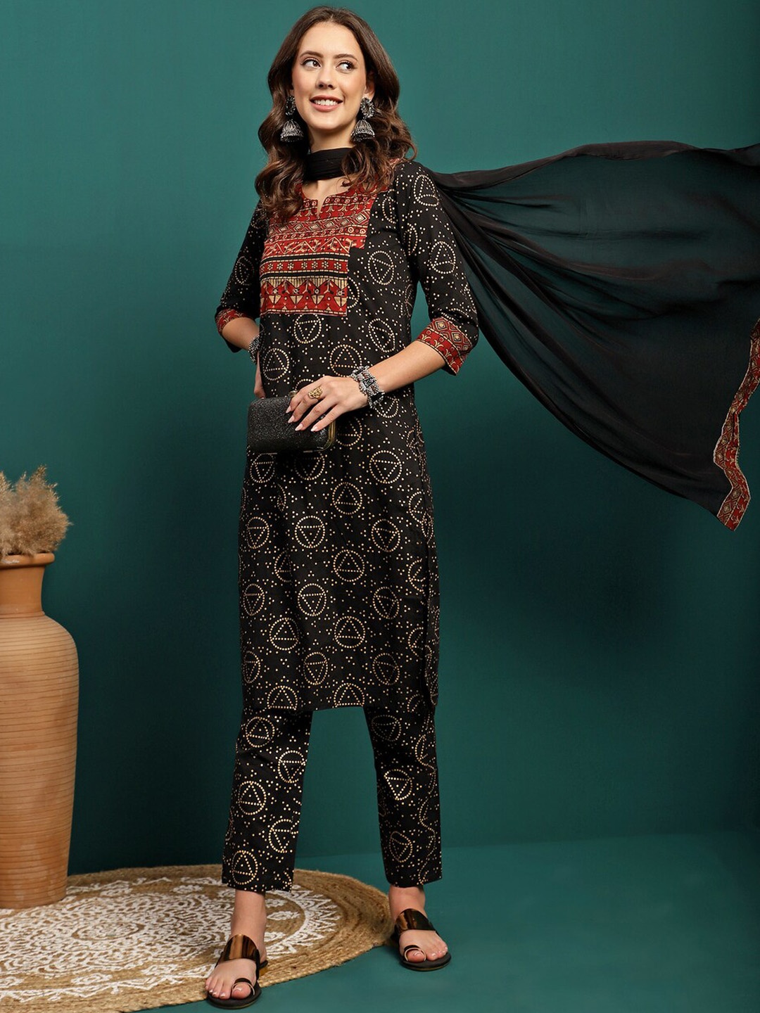 

Sangria Printed Straight Kurta With Trouser & Dupatta Set, Black