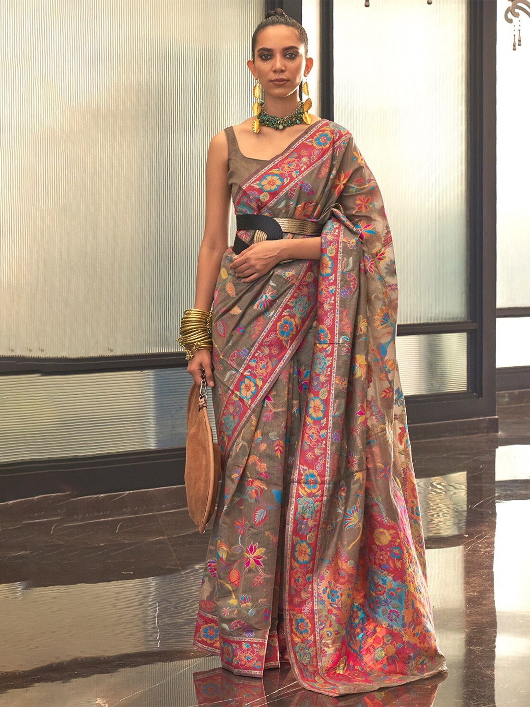 

DEVATITHI Woven Design Zari Silk Blend Saree, Grey