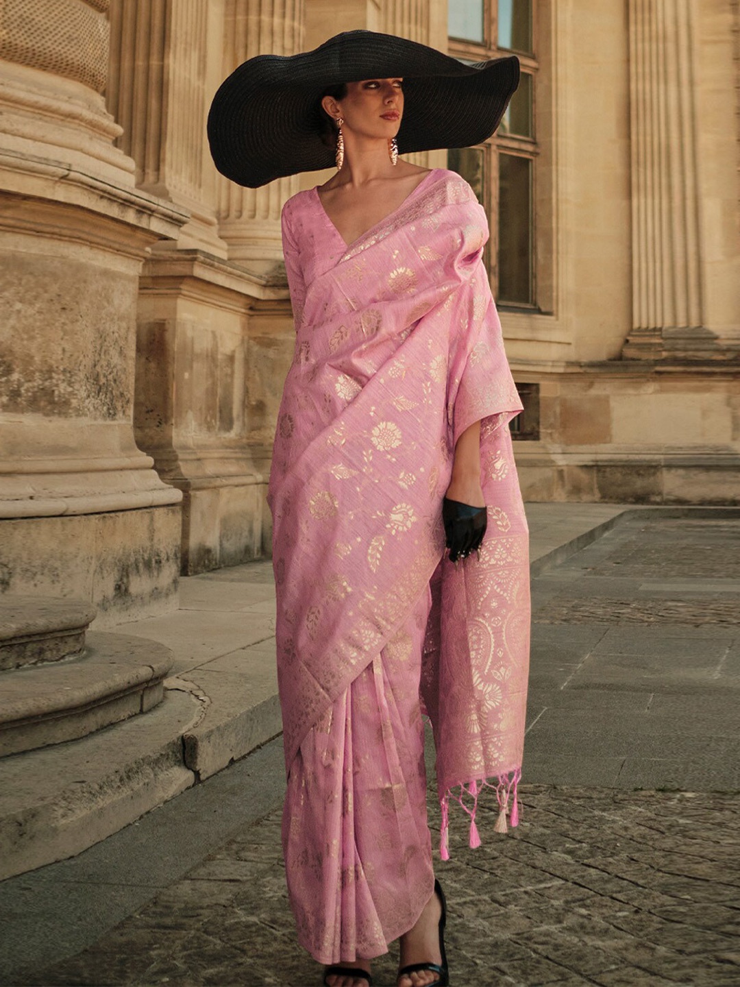 

DEVATITHI Woven Design Zari Silk Blend Banarasi Saree, Purple