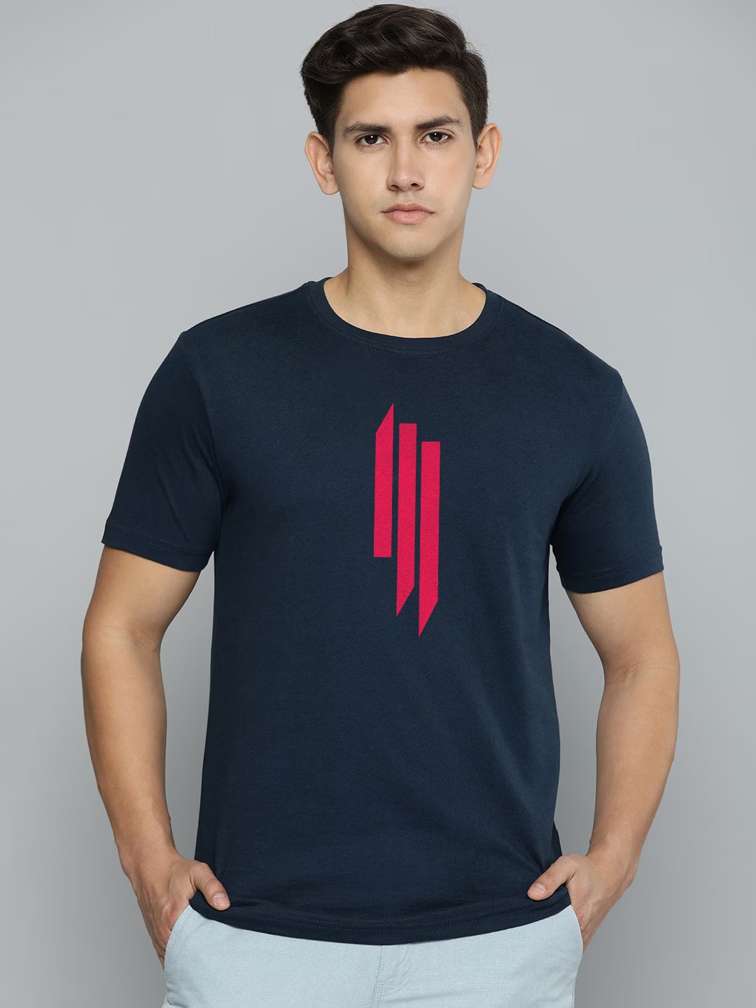 

Crazymonk Men Printed Applique T-shirt, Navy blue