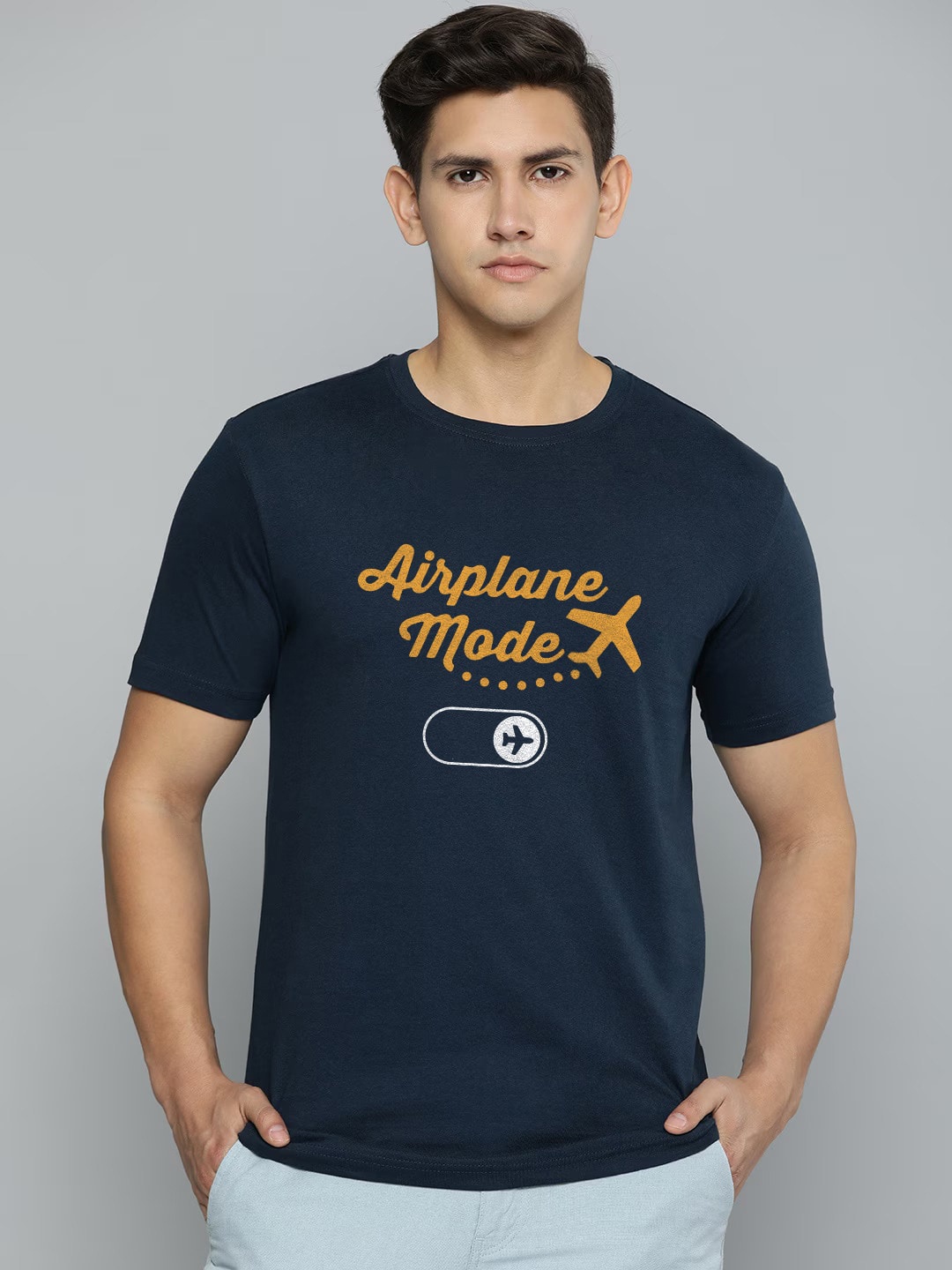 

Crazymonk Men Printed Applique T-shirt, Navy blue