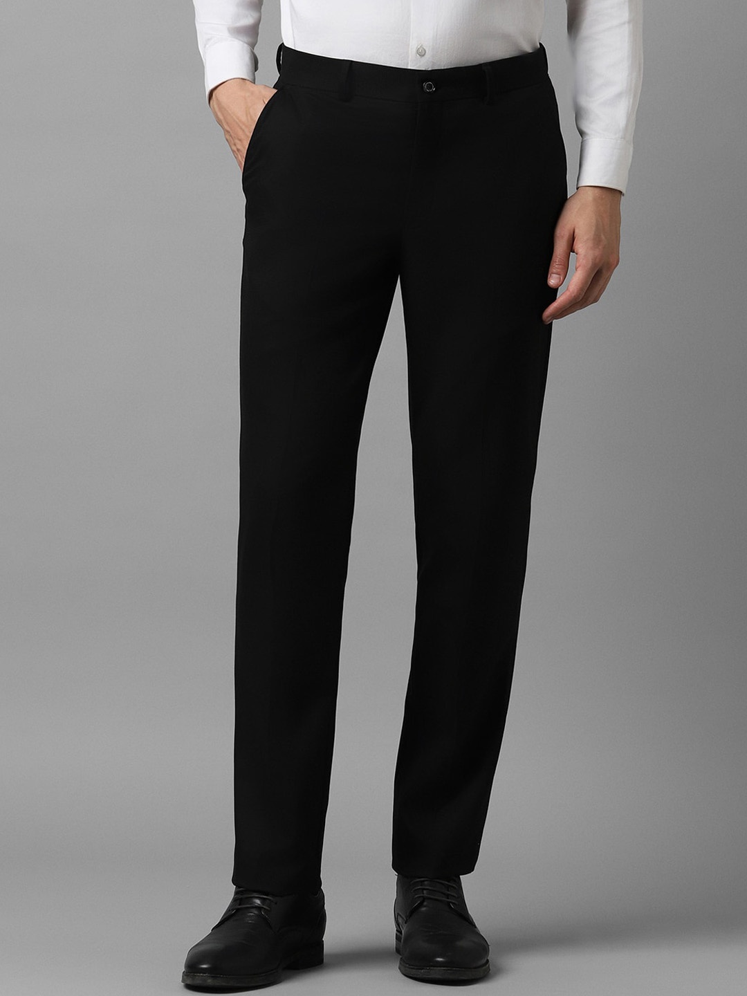 

Louis Philippe Men Slim Fit Trousers, Black