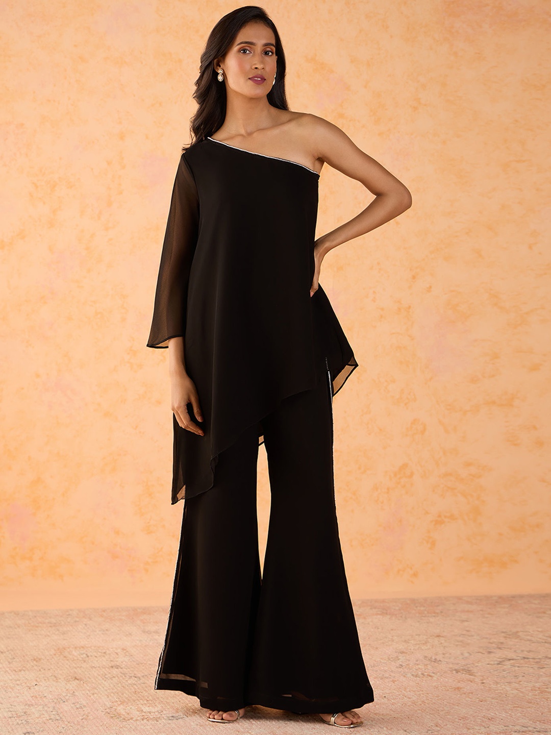 

Gajra Gang Women Yoke Design Georgette Kurta, Black