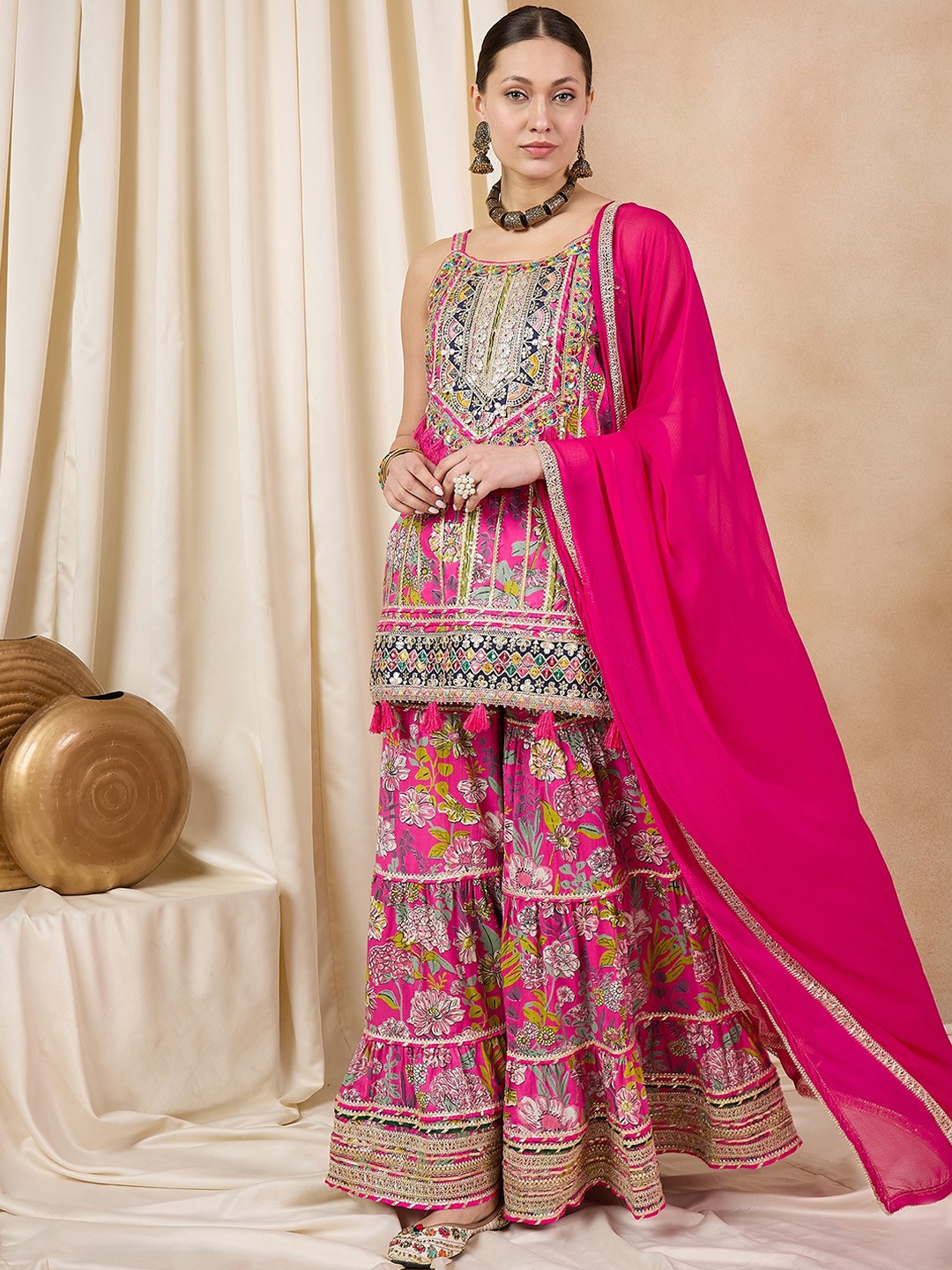 

RAJGRANTH Women Ethnic Motifs Embroidered Regular Thread Work Pure Cotton Kurti with Sharara & With Dupatta, Pink