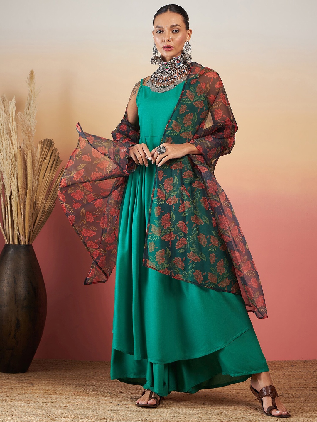

InWeave Women Empire Kurta with Palazzos & With Dupatta, Green