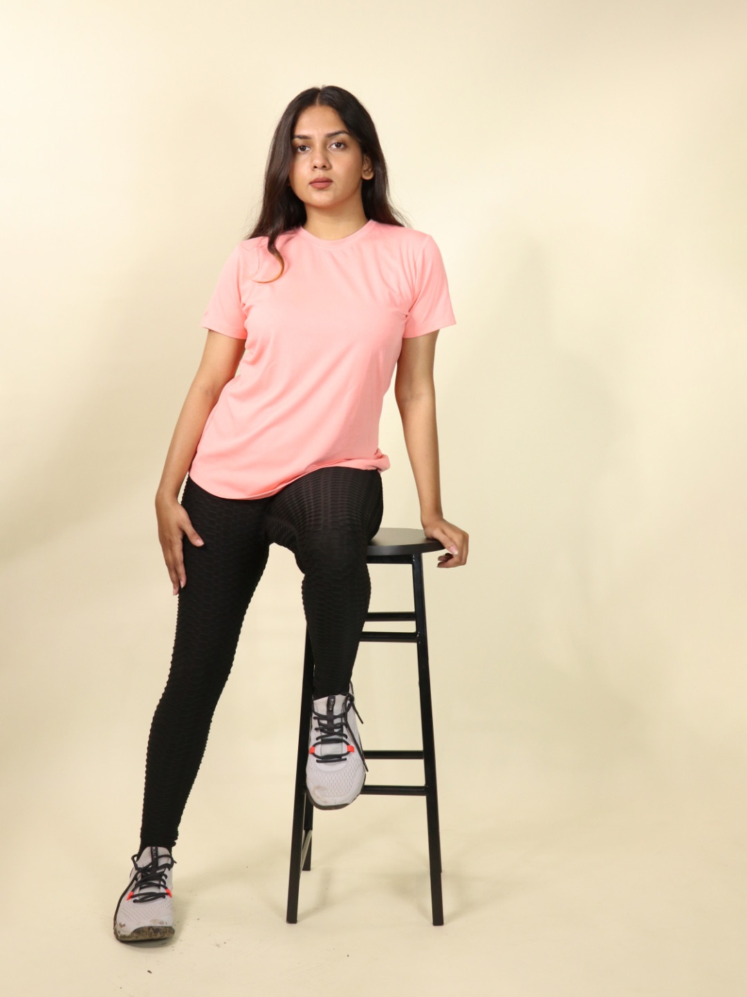 

THEFITTHEORY Women Pockets T-shirt, Peach
