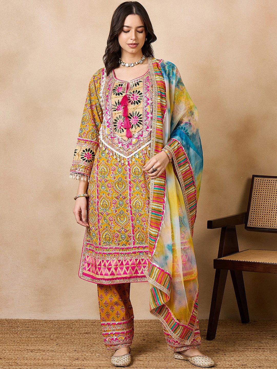 

KAVINDI Women Ethnic Motifs Embroidered Regular Thread Work Pure Cotton Kurta with Salwar & With Dupatta, Yellow