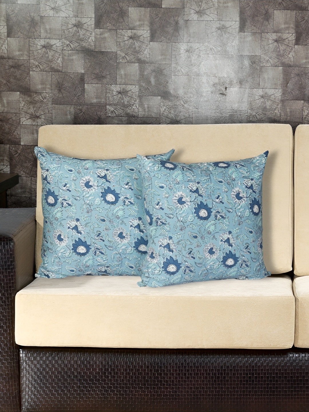 

INDHOME LIFE Blue & White Set of 2 Floral Square Cushion Covers