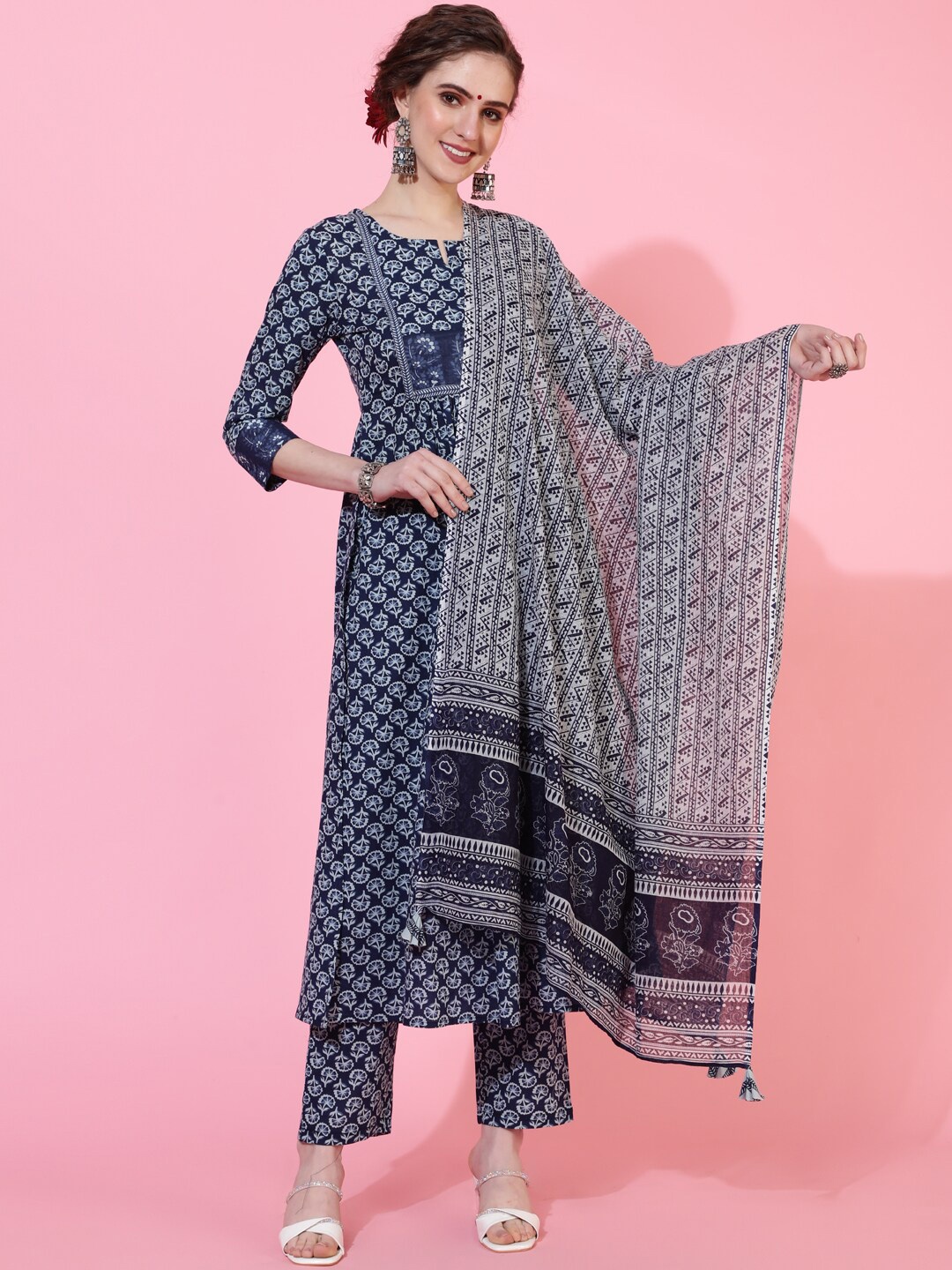 

GULMOHAR JAIPUR Women Floral Printed Regular Pure Cotton Kurta with Trousers & With Dupatta, Blue