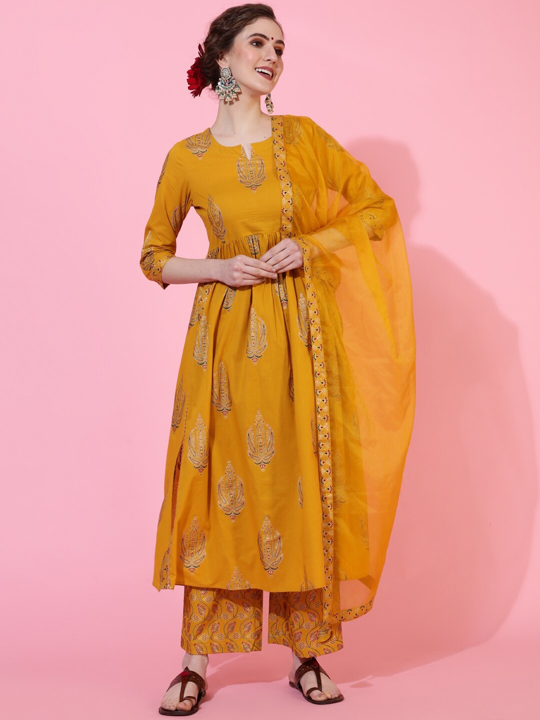 

GULMOHAR JAIPUR Women Floral Printed Regular Kurta with Palazzos & With Dupatta, Mustard