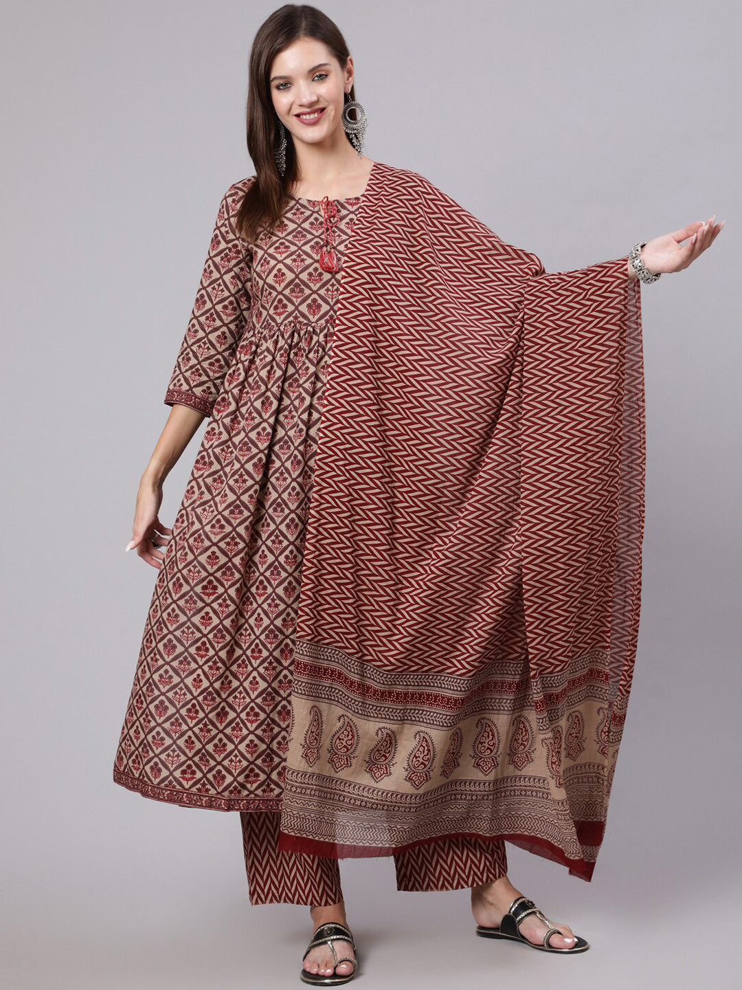 

GULMOHAR JAIPUR Women Floral Printed Regular Pure Cotton Kurta, Maroon