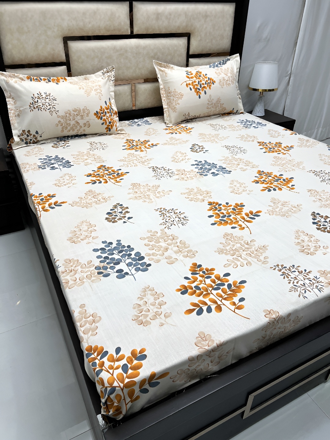 

Pure Decor White & Blue Floral 260 TC Queen Bedsheet with 2 Pillow Covers
