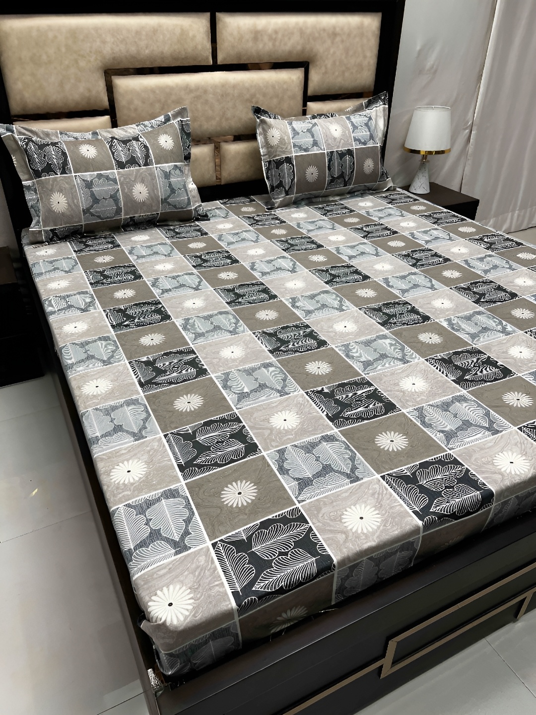 

Pure Decor White & Green Floral 260 TC Queen Bedsheet with 2 Pillow Covers