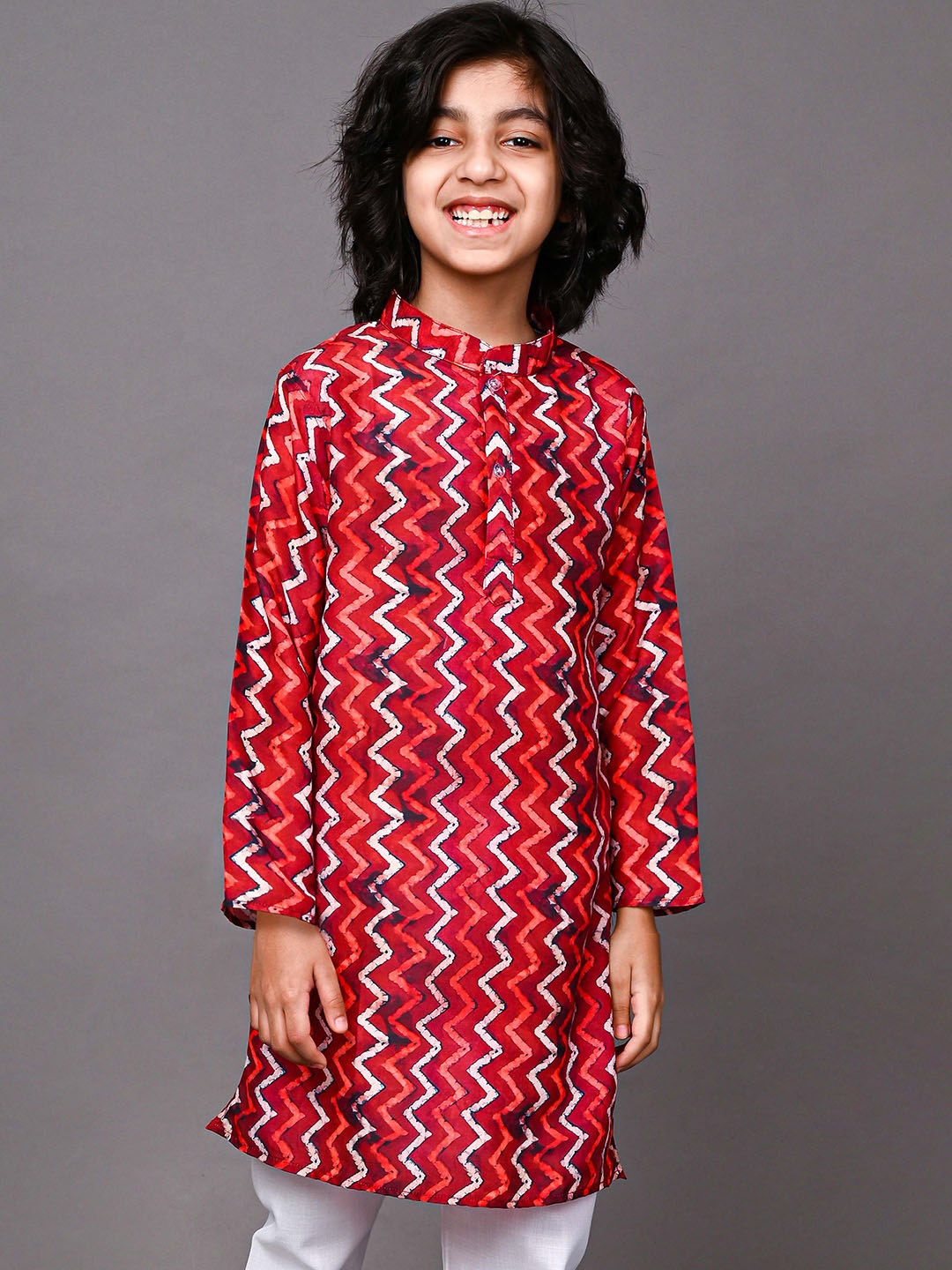 

VESHAM Boys Chevron Flared Sleeves Thread Work Pathani Kurta, Brown