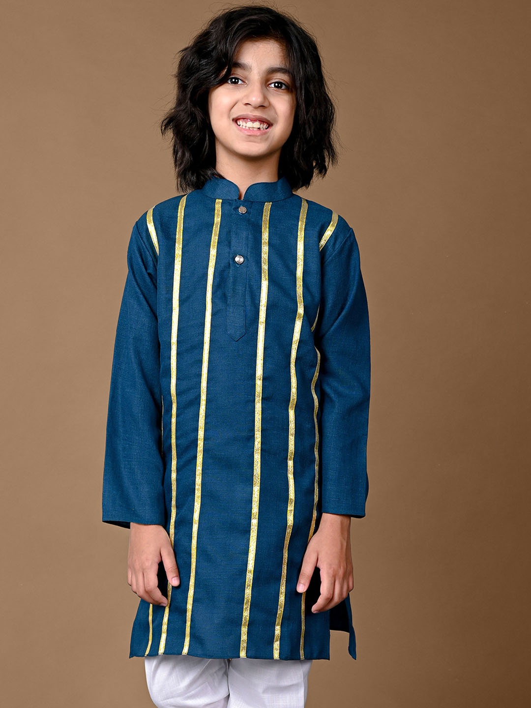 

VESHAM Boys Embroidered Thread Work Kurta, Green