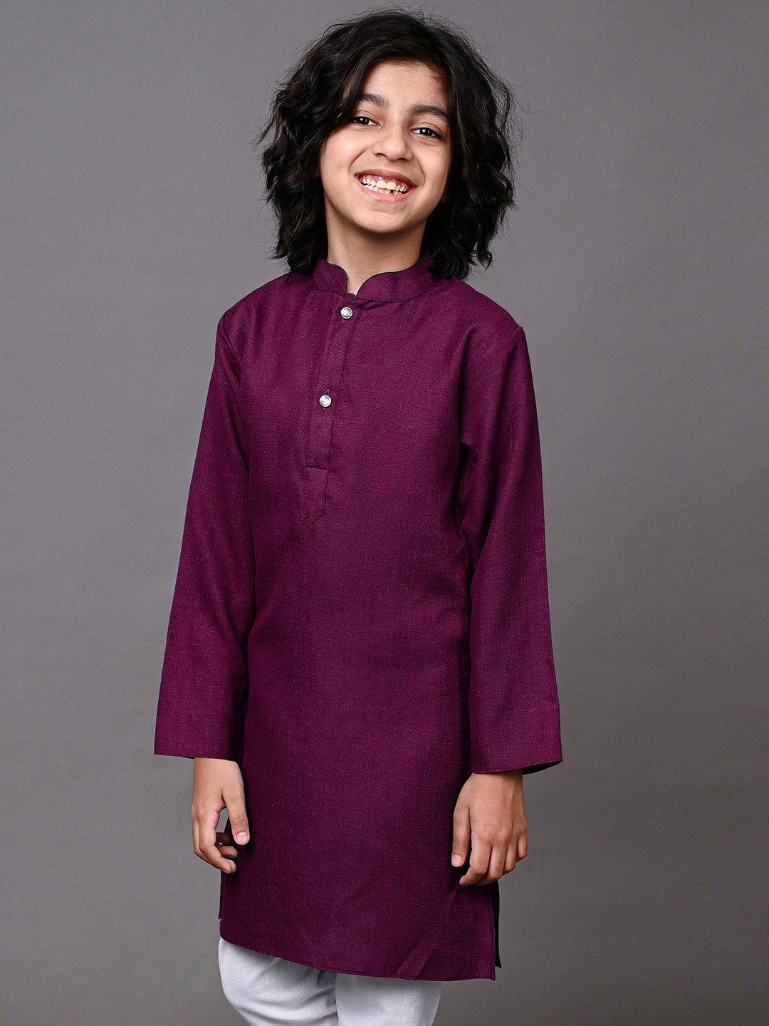 

VESHAM Boys Flared Sleeves Thread Work Kurta, Burgundy