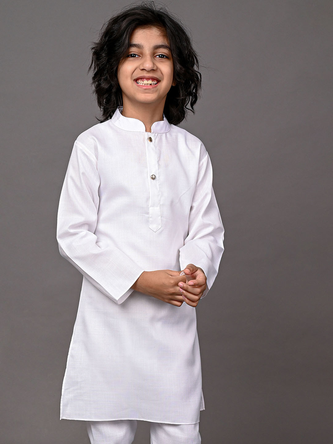 

VESHAM Boys Flared Sleeves Thread Work Kurta, White