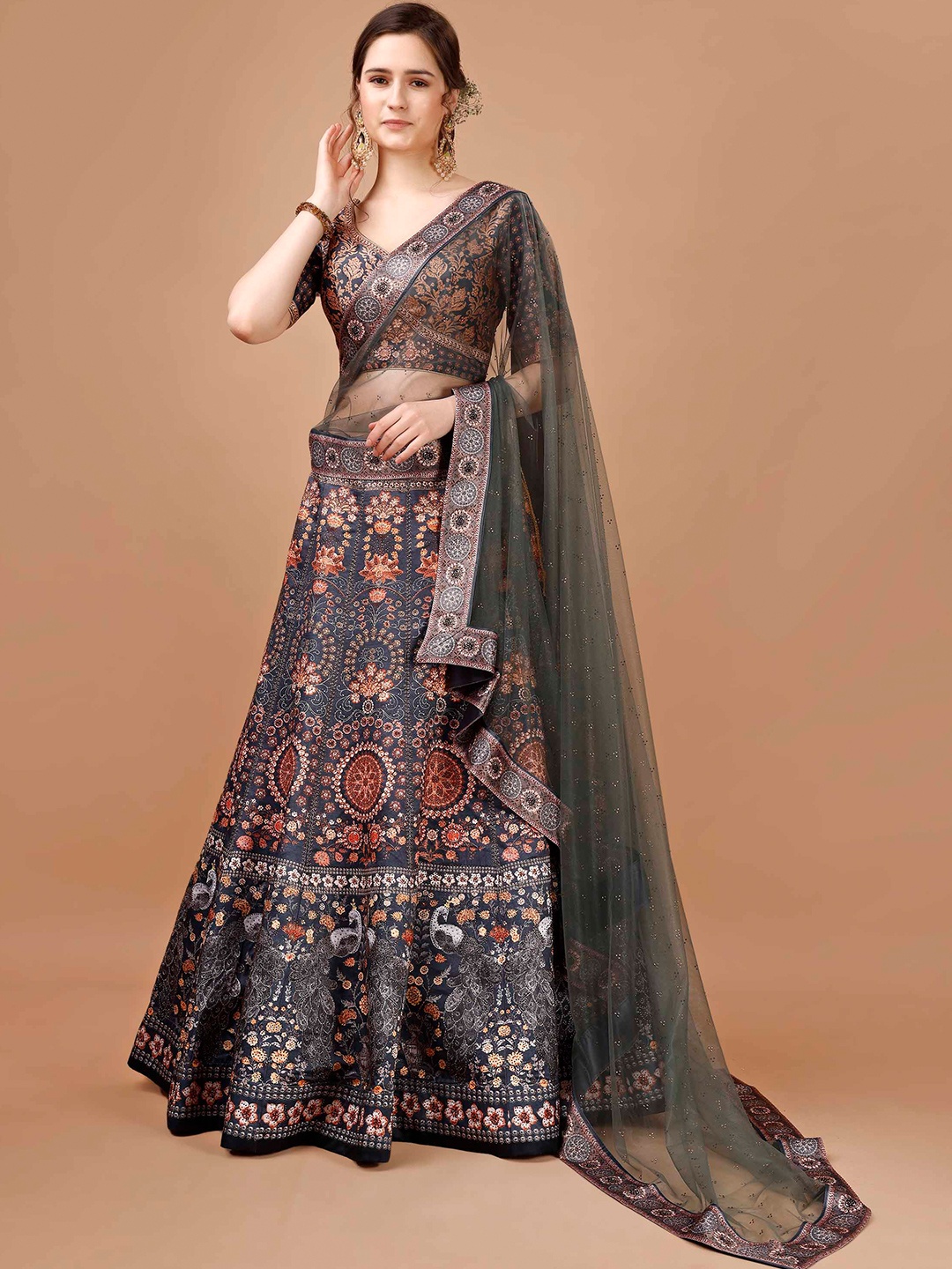 

SAPTRANGI Embroidered Semi-Stitched Lehenga & Blouse With Dupatta, Metallic