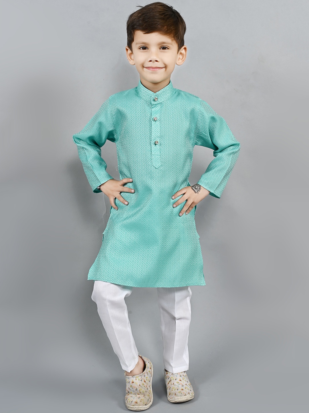 

BAESD Boys Regular Thread Work Kurta with Trousers, Sea green