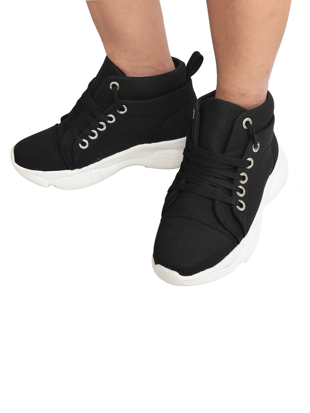 

XE Looks Women Sneakers, Black