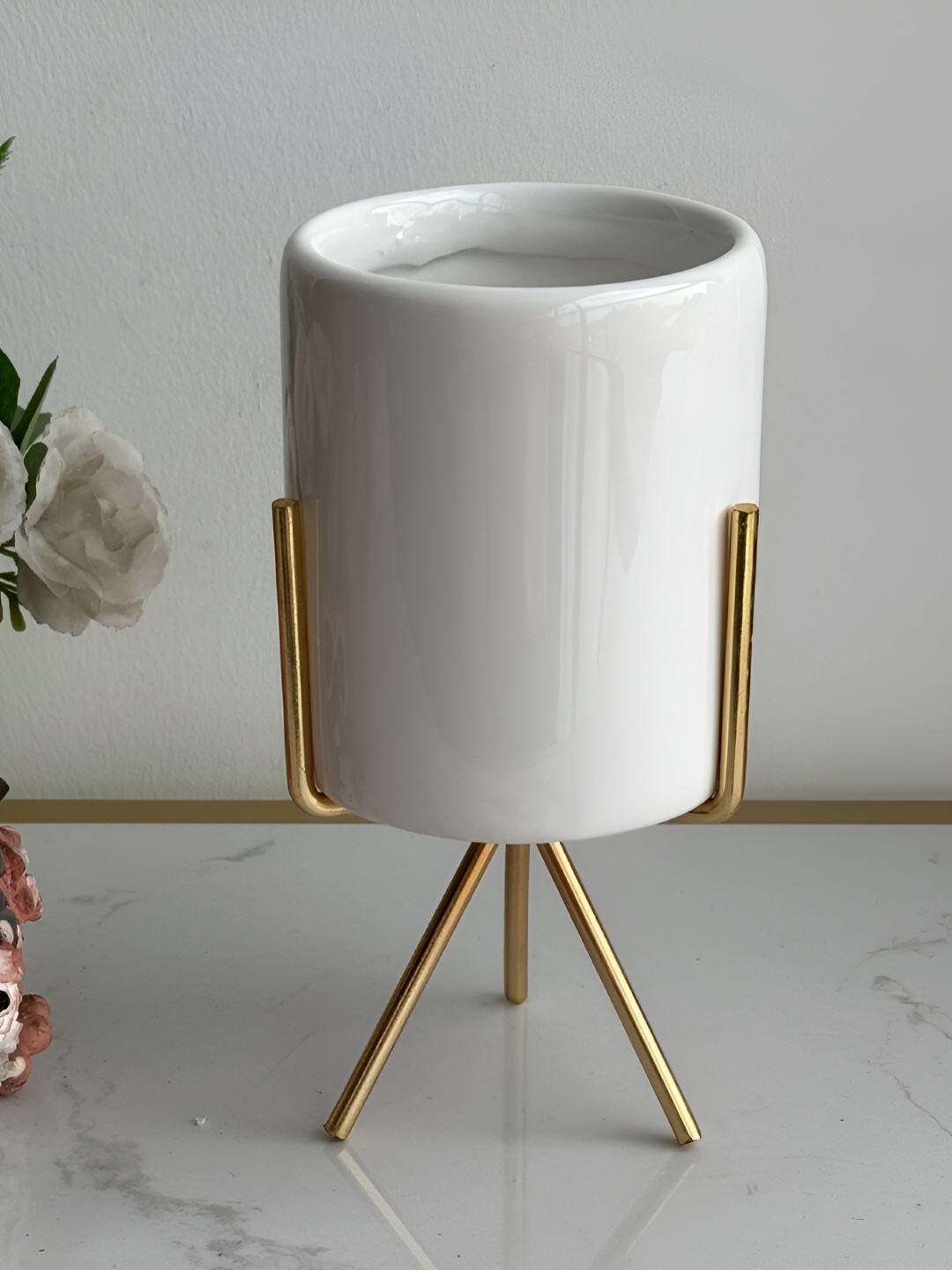 

Art Street White Ceramic Round Vases