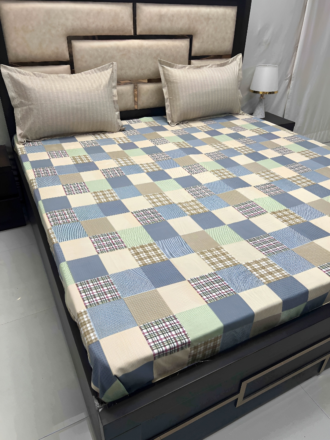 

Pure Decor Blue & Grey Geometric 260 TC King Bedsheet with 2 Pillow Covers