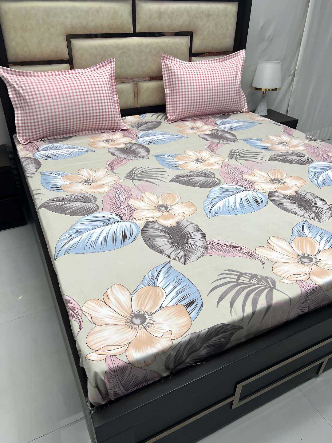 

Pure Decor Green & Blue Floral 260 TC King Bedsheet with 2 Pillow Covers