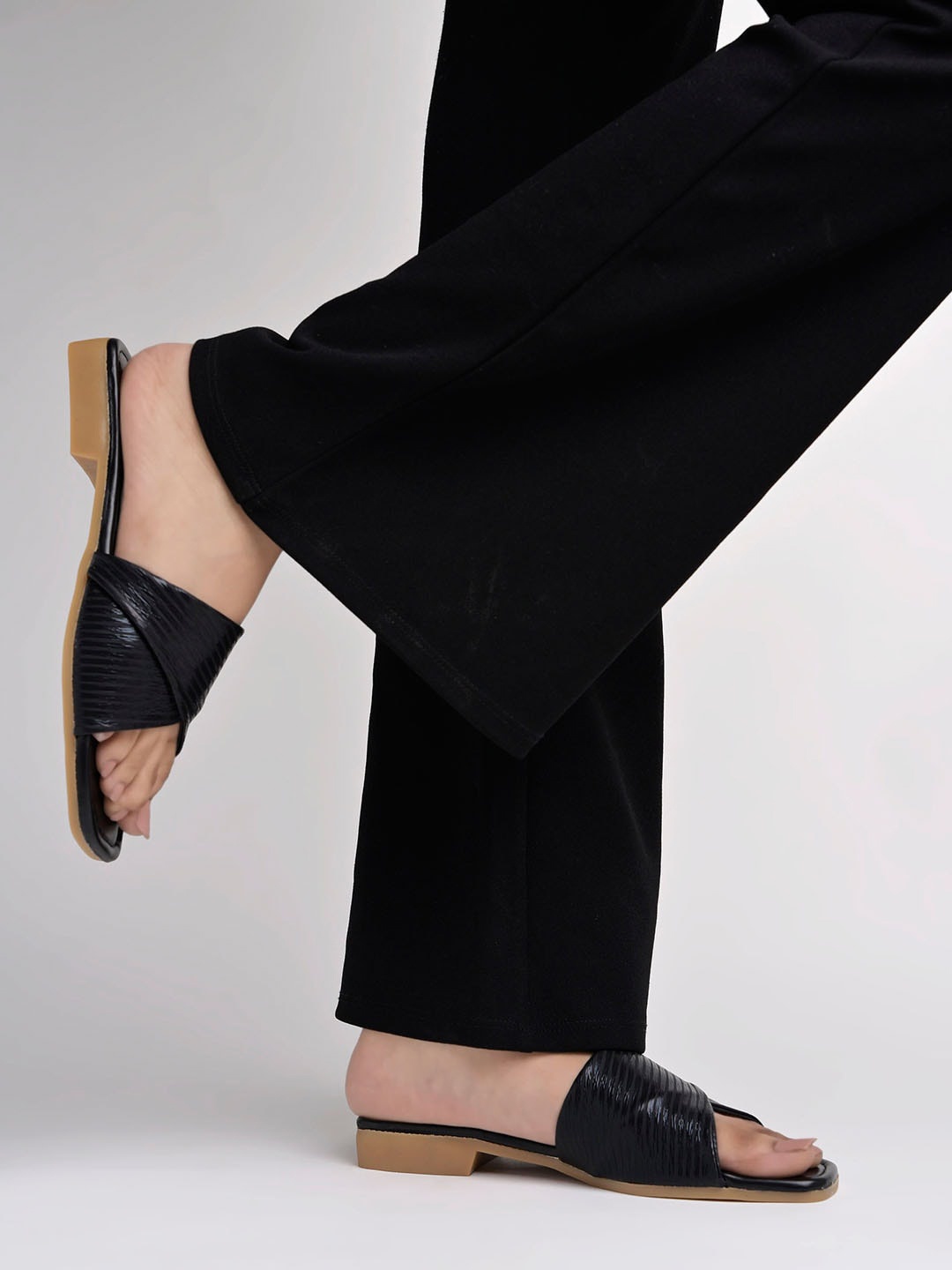 

Shoetopia Girls Open Toe Flats with Bows, Black