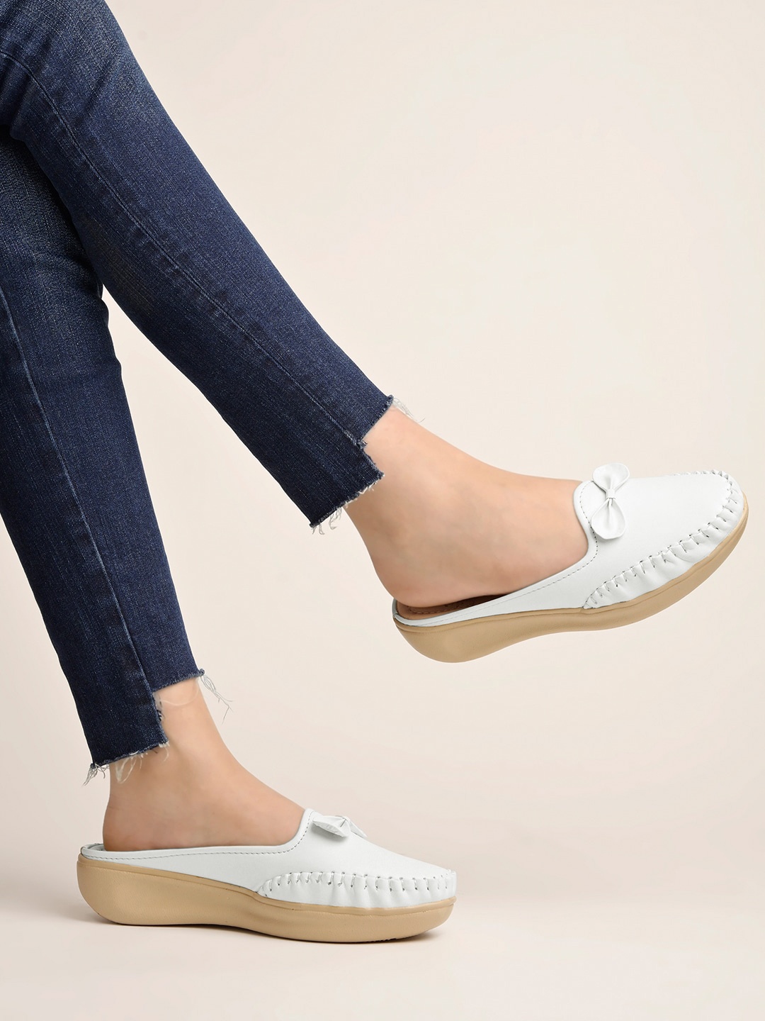 

Shoetopia Girls Perforations Brogues, White