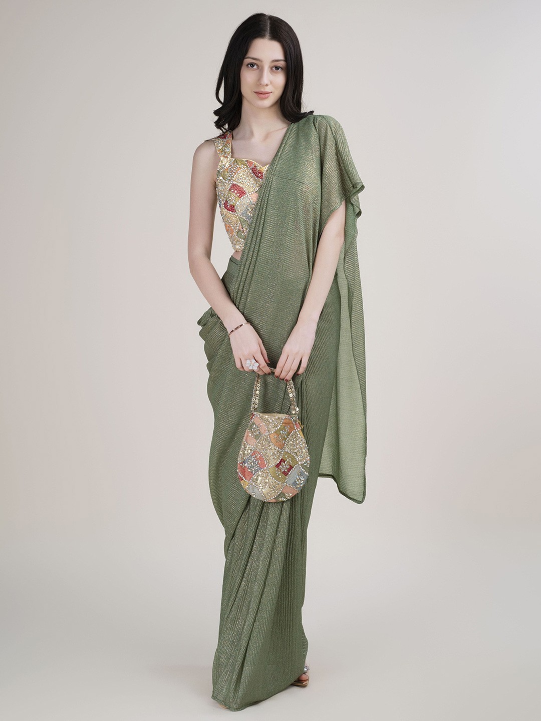 

AMOHA TRENDZ Embellished Saree, Green