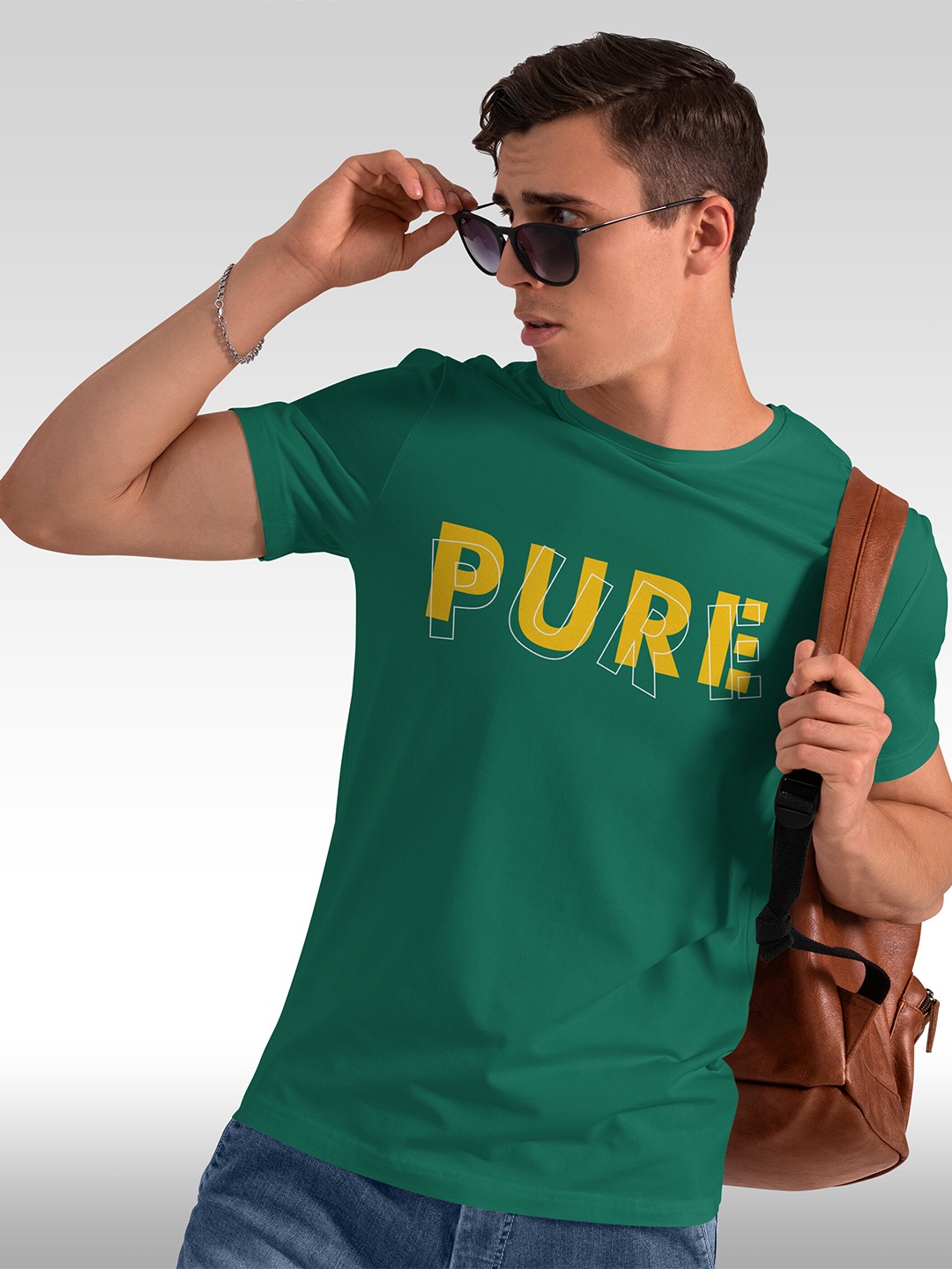 

BAESD Men Typography Printed Applique T-shirt, Green