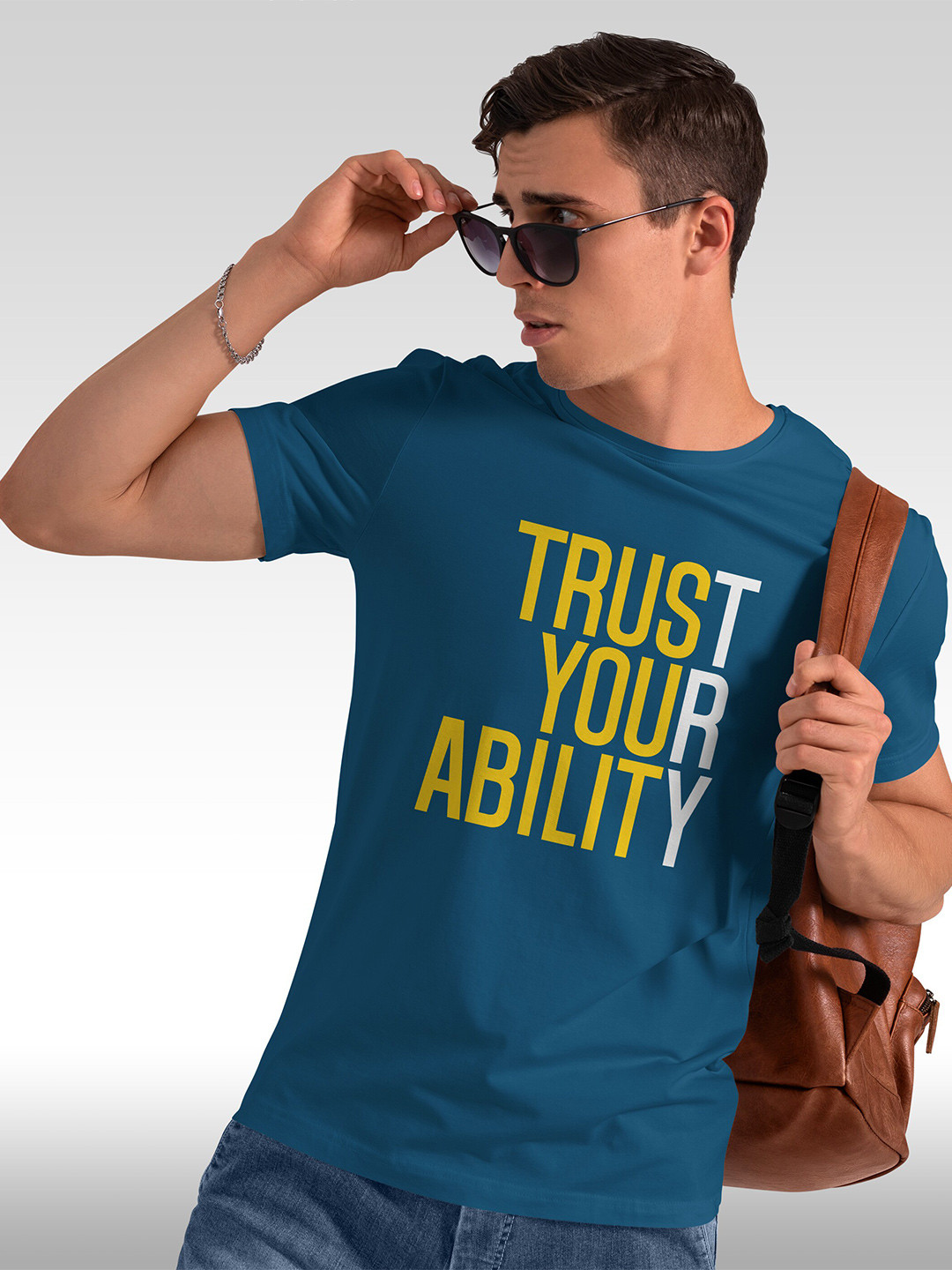 

BAESD Men Typography Printed Pockets T-shirt, Blue