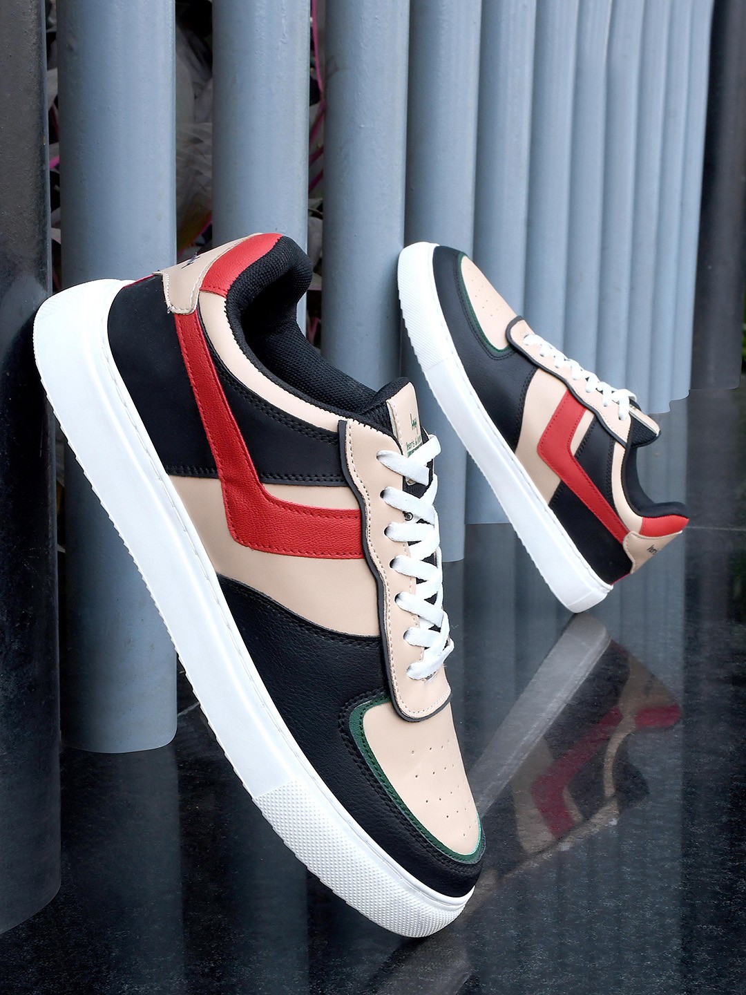

Heris & Hemly Men Colourblocked PU Sneakers, Multi