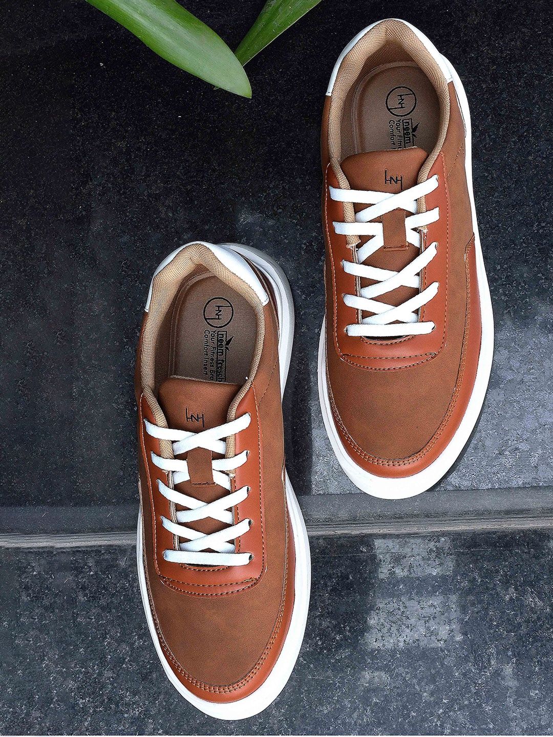 

Heris & Hemly Men Colourblocked PU Sneakers, Tan