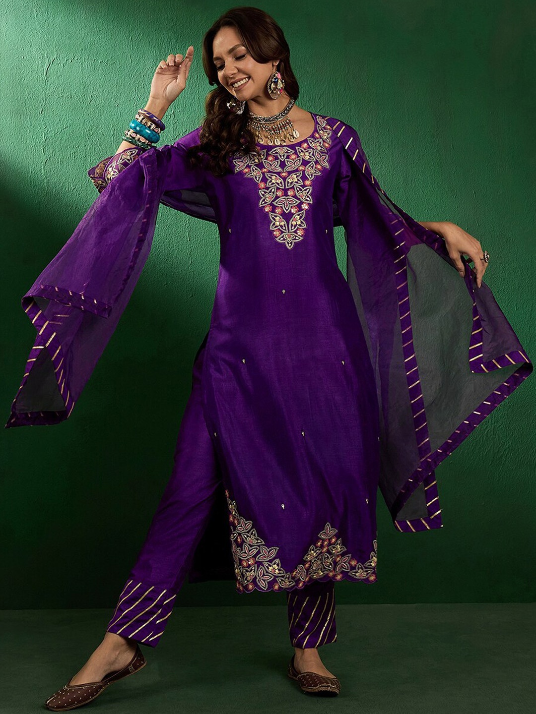 

Sangria Embroidered Straight Kurta With Trouser & Dupatta, Purple