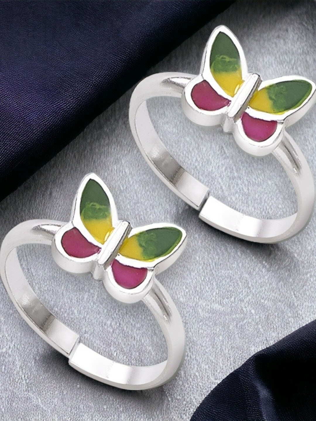 

Taraash Enamelled Toe Rings, Silver