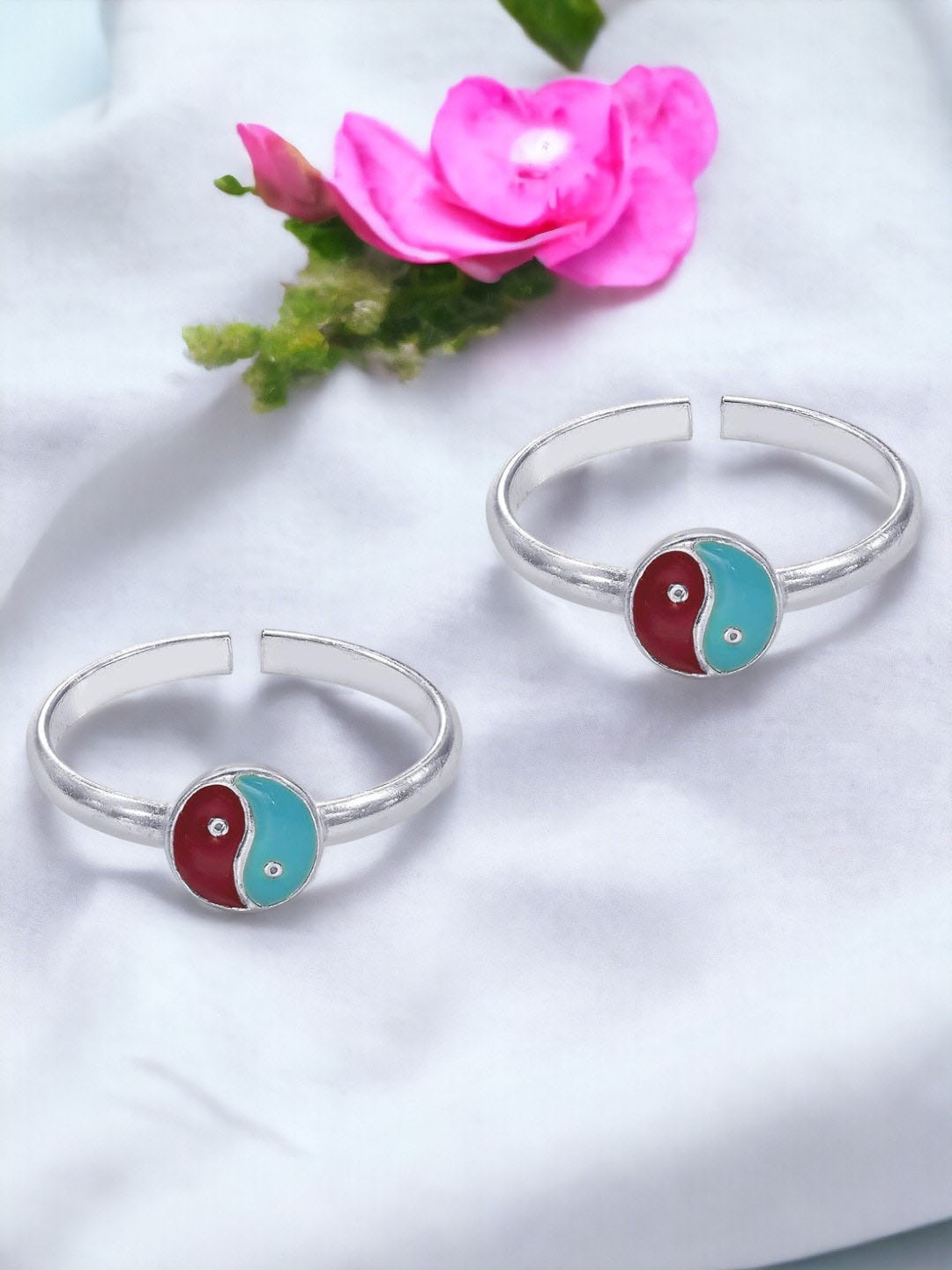 

Taraash Enamelled Toe Rings, Silver