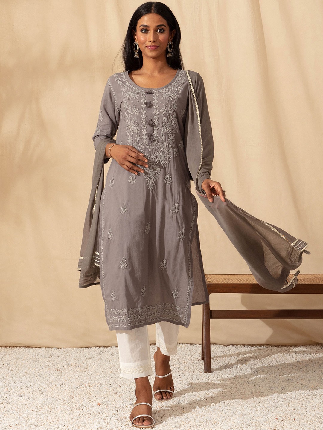 

Likha Women Floral Embroidered Regular Pure Cotton Kurta with Pyjamas & With Dupatta, Grey