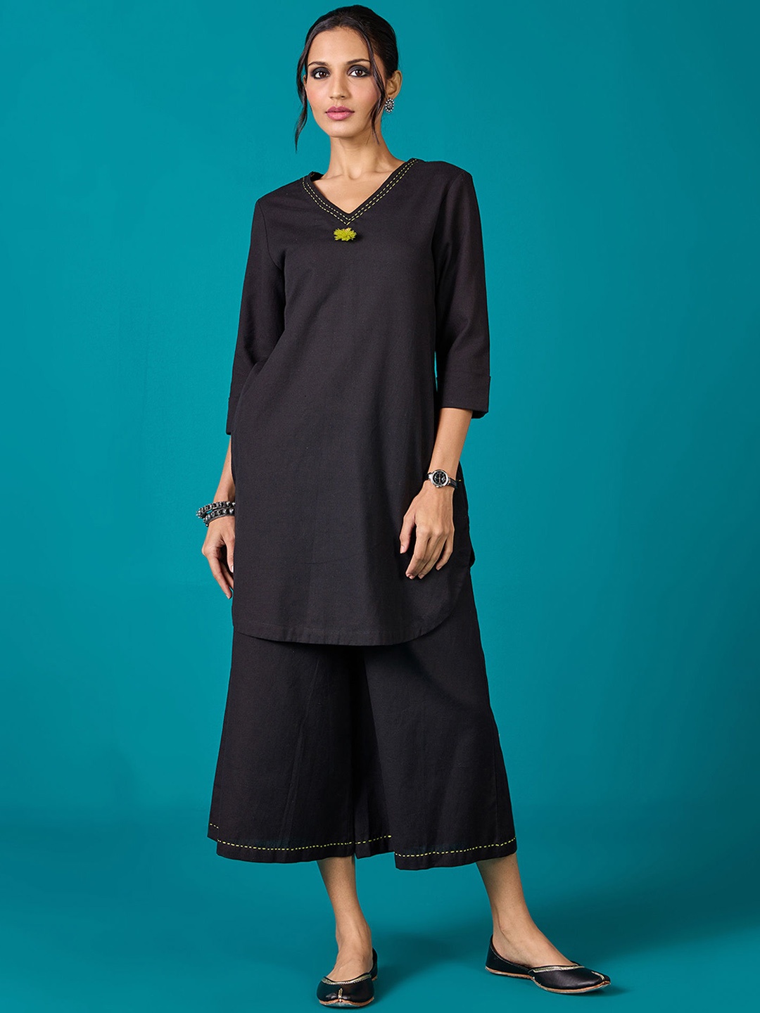 

Likha Women Regular Pure Cotton Kurta with Palazzos, Black